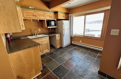Stambaugh House | Deepwater Lodge Chicagon Lake- Sleeps 24-Pontoon included-DM for June specials!