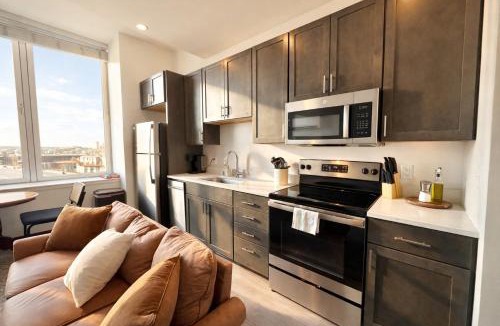 Westown Apartment | Deer District Studio Apt - One Block from Fiserv and Baird