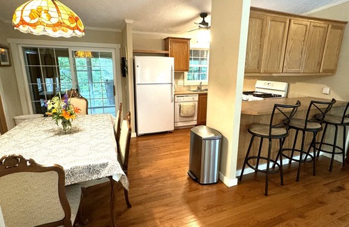 Union Pier House | Deerpath Cottage-30 Acres with Indoor Pool, Farm, Kayaking, Trails, by Beach!