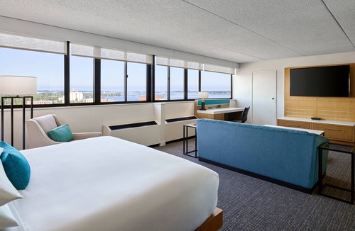 Nelson Hotel | Delta Hotels by Marriott Muskegon Convention Center