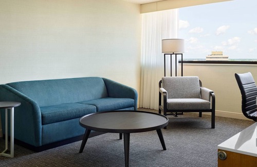 Nelson Hotel | Delta Hotels by Marriott Muskegon Convention Center