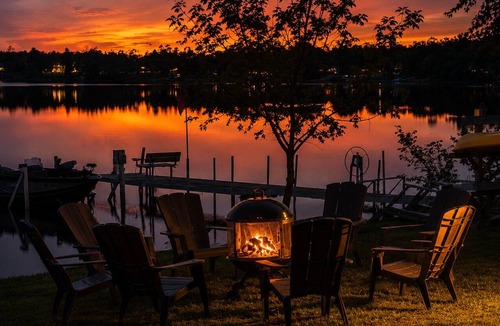 Dent Cabin | Designer Lake Cabin- PickleBall, HotTub, Slide, EV Charging, Ice Baths, Biking
