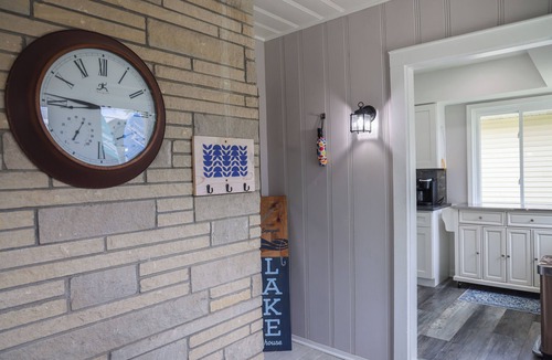 Syracuse House | ⚓️Direct lake Lakefront Home Tritoon rental available