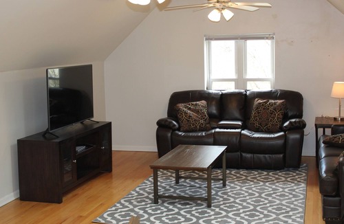 Wrightwood Neighbors House | Diversey #3 - Lincoln Park-Short walk to Wrigley, The Beach and Lincoln Park