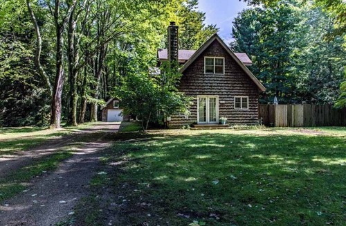 Harbert House | Dog-friendly home w/private heated pool, free WiFi, gas grill, & washer/dryer