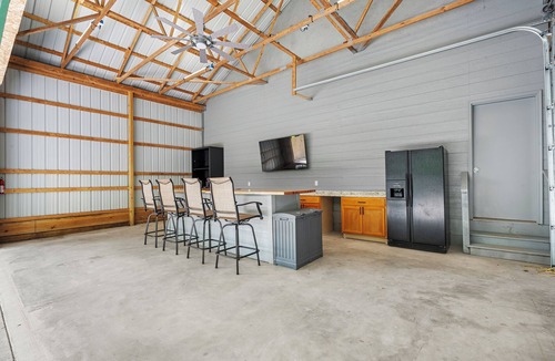 Egg Harbor Cabin | Door County Log Cabin on 5 Private Acres Barn Bar, Fire Pit & EV Charger