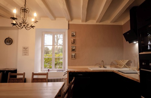 Saint-Saturnin-sur-Loire House | Double room in Château outbuilding with view of the Loire River