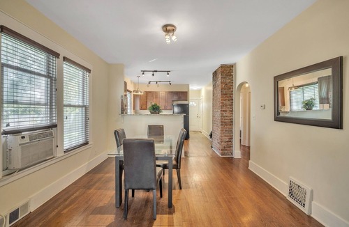 Mexicantown - Southwest Detroit Apartment | Downtown Detroit Adjacent - Southwest 1st Fl Apt 2 Bedroom Apts by Redawning