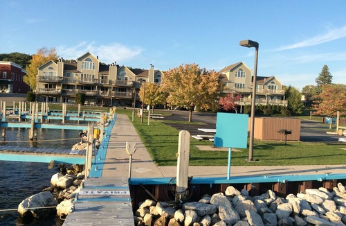 Frankfort Condo | Downtown Frankfort Condo overlooking Betsie Bay
