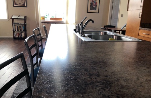 New Castle Condo | Downtown New Castle Indiana Condo for short-and long-term stays. Very popular.