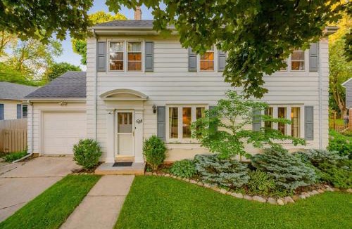Appleton House | Downtown Oasis Family Home - Lawrence University PAC College Ave