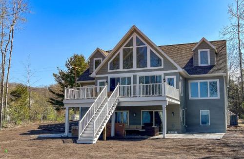 Arcadia House | Dozing Bear Den