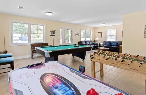 Kendall House | Dual Homes-Lucky Duck Lk Access w-Hot Tub-Hawks Haven Lakefront w-Big Yard Fire Pit