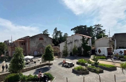 Clisson Apartment | Duplex apartment in charming neighborhood close to downtown and all amenities, pets allowed
