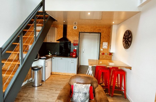 Saint-Serge Apartment | Duplex Indus★Hyper centre★Parking privé★TV★FIBRE★