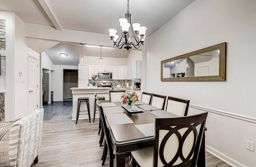 Babe Denny House | Easy Walk To LucasOil, Conv.Ctr., Gainbridge, Dwntn