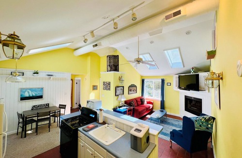New Buffalo House | Eber Knight Studio - King size with Jacuzzi