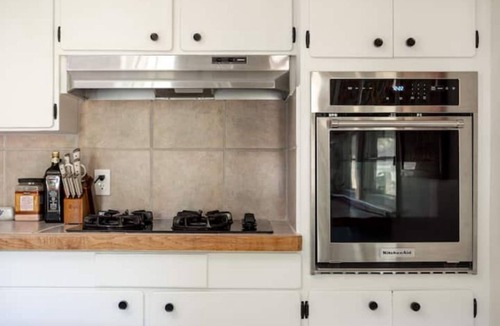 Traverse City House | Eclectic Cottage by the bay, downtown, bike trail