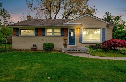 Royal Oak House | Elegant, Artsy Home in N. Royal Oak!