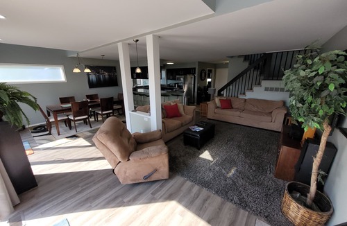Oxbow House | Elegant Lakefront-3BR/3BA-Sleeps 9-Fireplace-Free Kayaks-Pets Welcome-Specials!