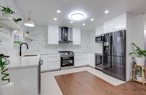 Waukegan House | Elegant Private Retreat w Swim Spa Near Naval Station Great Lakes Sleeps 10