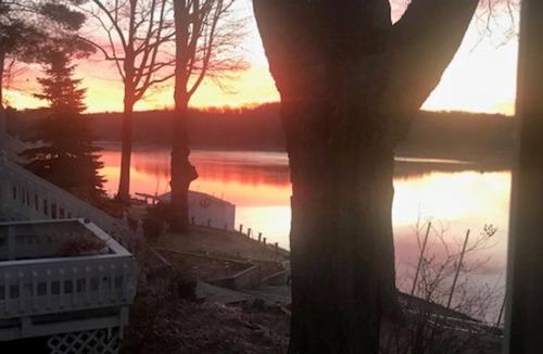 Millington Cottage | Enchanting, Romantic Lakefront Cottage, Close to Frankenmuth