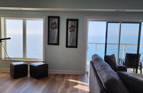 Geneva-on-the-Lake Condo | Enjoy sunsets @ spacious 3br/2ba lakefront condo #306-perfect for families