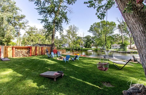 Channel Lake House | Entertain on the chain! Waterfront, sauna,FREE water sports!