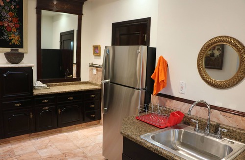 North of Montana House | -ENTIRE SECOND FLOOR -of Santa Monica Luxury Roman Villa Suite
