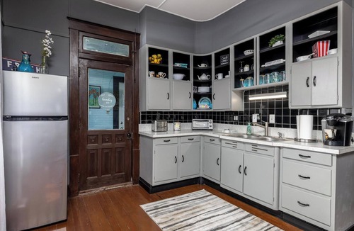 Goldsmith House | Escape it all in this 2-bedroom house with WiFi and AC in quaint Kempton