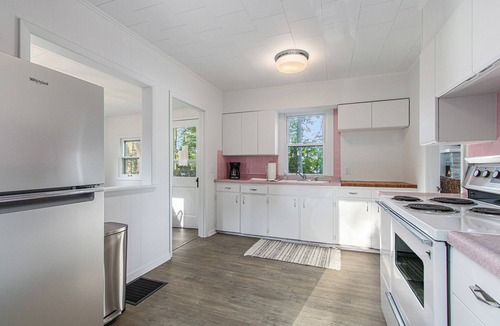 Paw Paw Lake House | Esther House - Beautiful, Newly Renovated Lakehouse on Paw Paw Lake