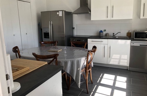 Noirmoutier-en-l'Ile House | Everything is done on foot or by bike (600 m center and 1km beaches)