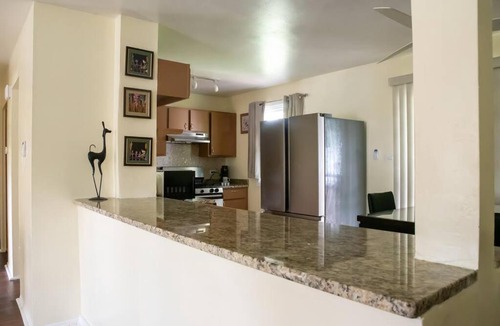 Hazel Crest House | Executive Family Home in quiet Culdesac