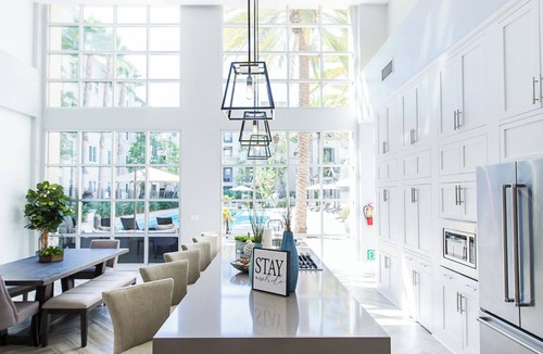 Airport Area Apartment | Executive Scholarship Suite｜Community Pool and Fitness Center｜Free Parking #19