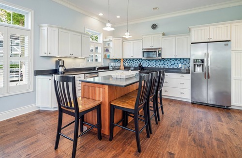 South Haven Condo | Experience coastal bliss at 'A Wave From It All', a spacious 4-bedroom home in South Haven.