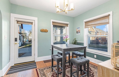 East Grand Rapids Apartment | Experience comfort, convenience, and charm in our lovely Carriage House.