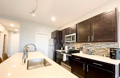 Heartside Apartment | Experience Grand Rapids! Modern Condo + Balcony