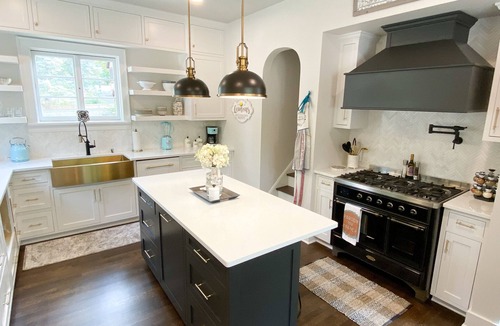 Oconomowoc House | Exquisite Newly Renovated Historic Lake Country Home - Maison La Belle