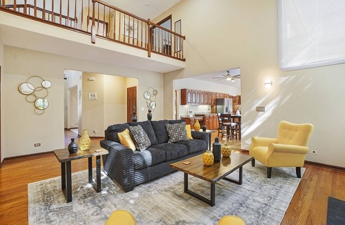 Naperville House | Extended Stay Naperville FHS Rental - Harmony Ct
