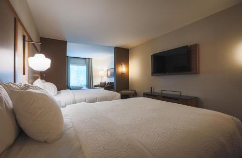 Upper Peninsula Michigan Hotel | Fairfield Inn & Suites Marquette