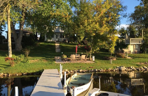 Wind Lake House | Family And Pet-Friendly On Waubeesee Lake ~ Includes Kayaks!