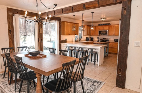 La Porte House | Family Friendly Retreat, sleeps 12+, full basketball court, Large inground pool