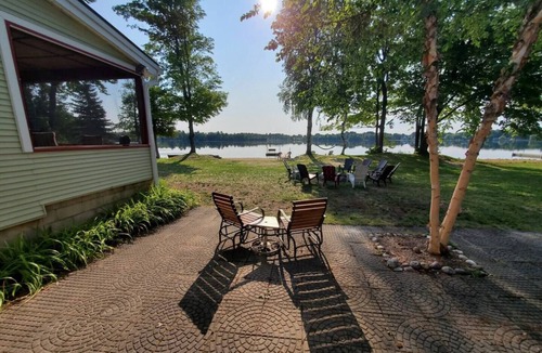 Elk Rapids House | Family friendly Waterfront cabin on Bass Lake in Elk Rapids, MI