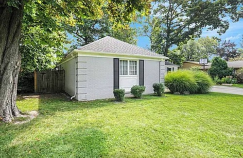 Reeds Lake House | Fantastic 3-bedroom house with AC in Grand Rapids