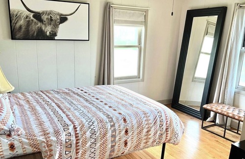 Baroda House | Farm Escape-Pool, Fire Pit, Hot Tub, Starlink, Dog Friendly 1.5 hrs from Chicago