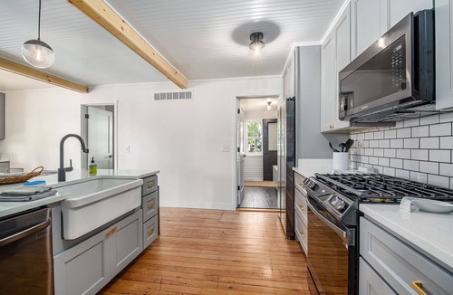 Walloon Lake House | Farmhouse: Walloon Lake Getaway walk to Beach