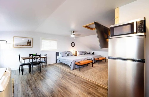 Mayfield Apartment | Fife Lake Lodge 2 separate apartments
