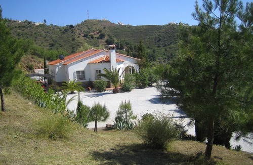 Sayalonga House | Finca with pool at the end of a cul-de-sac very quiet location
