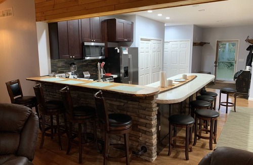 Johannesburg House | Finnegan RoadHouse - 7 Bedrooms, 5 Bath, on 10 Acres. Ideal for large groups.
