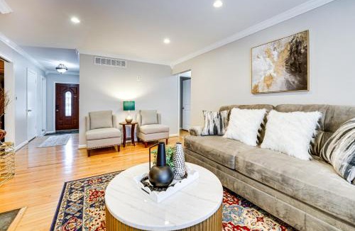 Farmington Hills House | Fire Pit & Yard: Family Home in Farmington Hills!